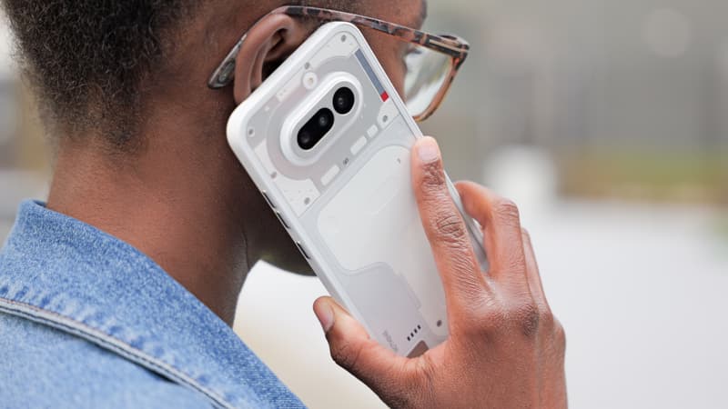 Prise en main: avec son Phone 4(a), Nothing veut proposer un milieu de gamme qui ressemble à s'y méprendre à du haut de gamme, avec succès?