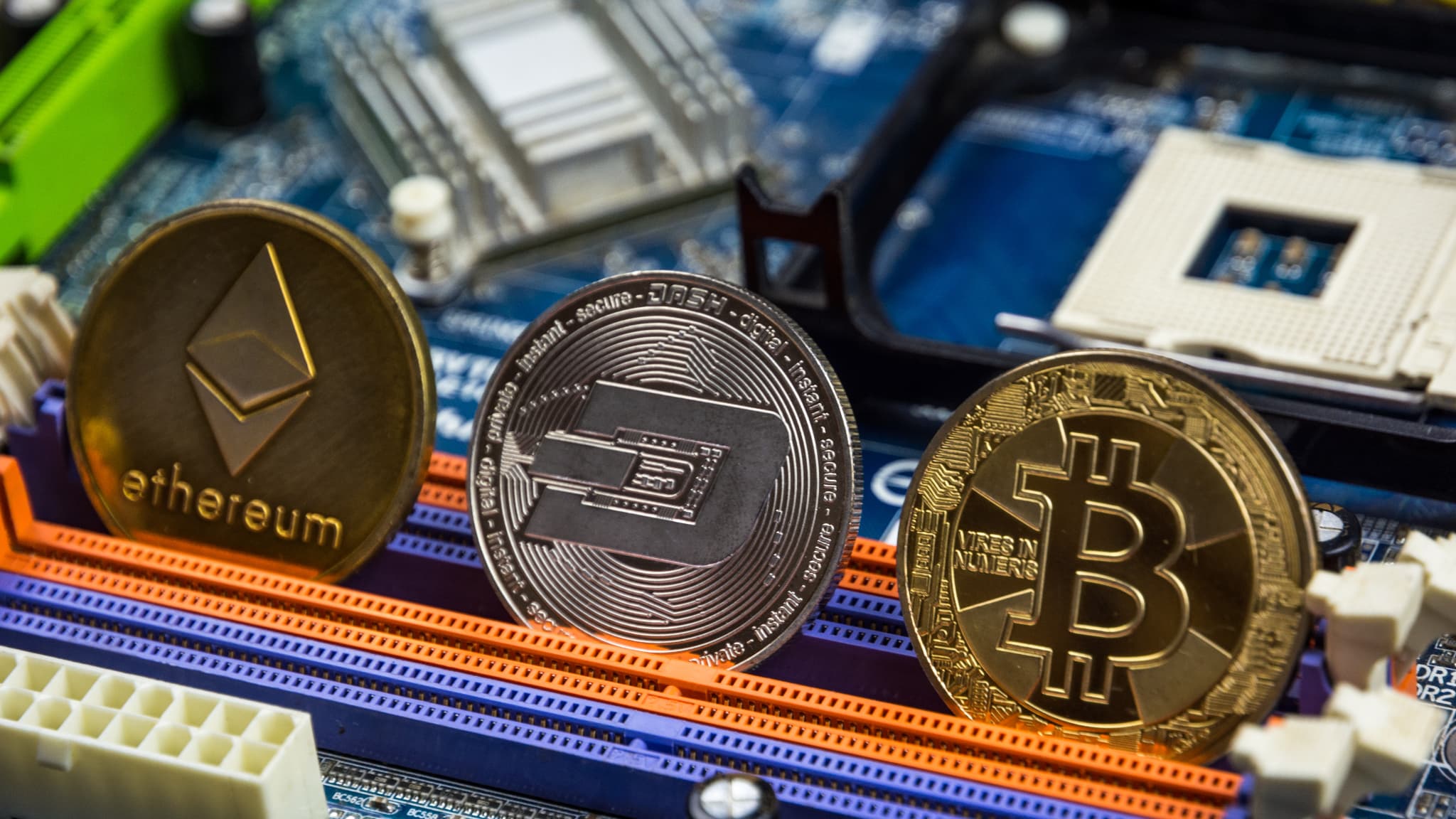 350 milliards de dollars effacés en 4 jours: le marché des cryptos toujours KO après le coup de semonce de Trump sur la Chine