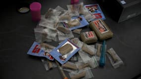 De la drogue saisie par la police dans les quartiers nord de Marseille, le 11 décembre 2023