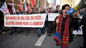 Des lycéens manifestent à Toulouse, le 11 décembre 2018.