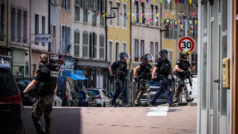 Le tireur s'est caché pendant plusieurs heures avant de se rendre.