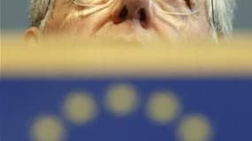 L'ancien commissaire européen Mario Monti faisait jeudi figure de favori pour succéder à Silvio Berlusconi à la tête d'un gouvernement italien élargi et éviter au pays une crise qui, sur fond de psychodrame grec, menacerait de contagion toute la zone euro