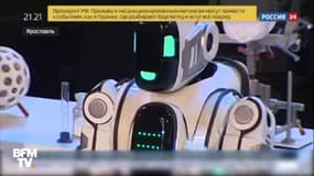 Une télévision russe confond un robot avec un costume
