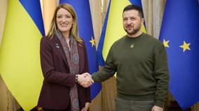 La présidente du Parlement européen Roberta Metsaola rencontre Volodymyr Zelensky à Lviv, en Ukraine