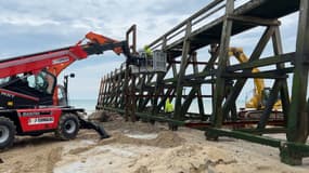La jetée des pêcheurs sur la Côte de Nacre à Luc-sur-Mer (Calvados) est en travaux depuis septembre 2024
