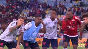 Brésil: l’étonnante célébration des joueurs de l’Athletico Paranaense 