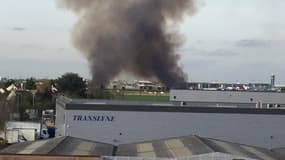 Incendie proche des pistes d'Orly - Témoins BFMTV