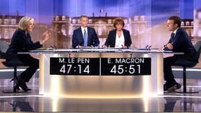 Le plateau du débat de l'entre-deux tours, le 3 mai 2017.