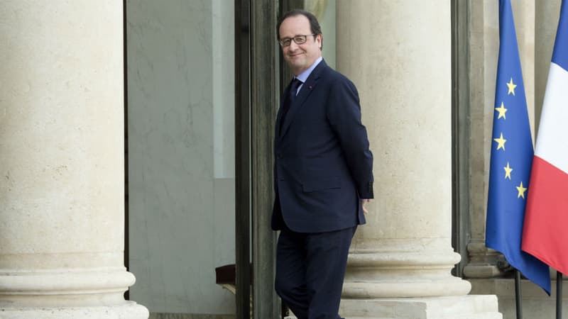 François Hollande n'envisage pas de se séparer de Manuel Valls mais pourrait faire entrer de nouveaux ministres au gouvernement.