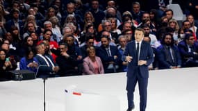 Emmanuel Macron en meeting à Nanterre, le 2 avril 2022