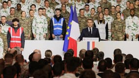 Emmanuel Macron lors d'un discours à Varces-Allières-et-Risset (Isère) le 27 novembre 2025