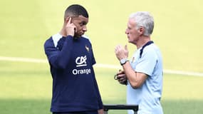 Kylian Mbappé et Didier Deschamps à l'entraînement des Bleus le 27 juin 2024