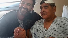 La dernière photo de Diego Maradona, avec son médecin Leopoldo Luque, qui l'avait publiée