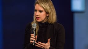 Descente aux enfers de Elizabeth Holmes, que certains comparaient à Steve Jobs avec lequel elle partage le goût des pulls noirs à col roulé