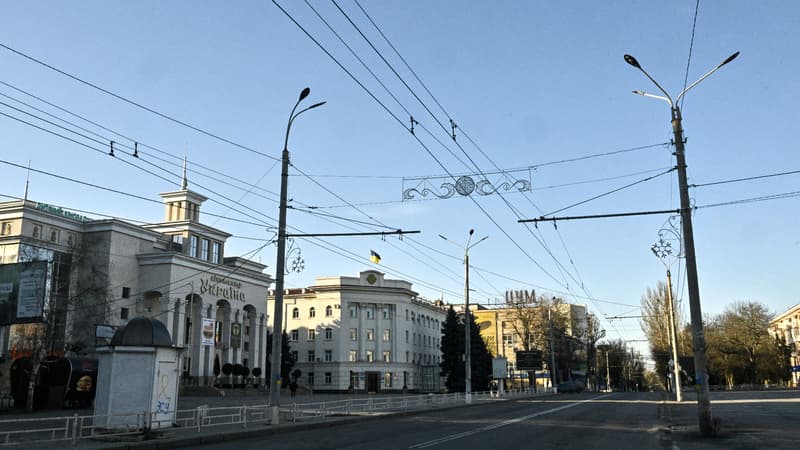 Une rue vide de Kherson (Ukraine), le 2 février 2023. (Photo d'illustration)