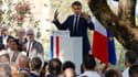 Le président français Emmanuel Macron lors d'une rencontre avec des membres de la communauté française, le 26 août 2022 à Alger