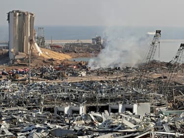 Le port de Beyrouth au lendemain d'explosions meurtrières, le 5 août 2020.