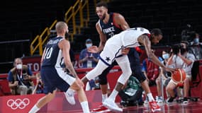 Evan Fournier, Kevin Durant et Rudy Gobert lors de la finale France-Etats Unis, aux JO de Tokyo (le 07/08/2021)