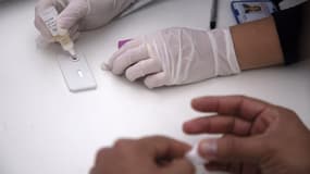 Un test de dépistage du VIH (ILLUSTRATION)