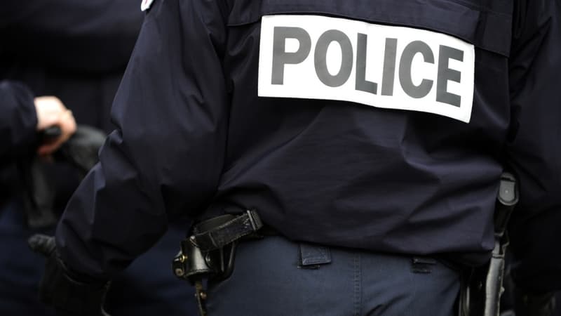 1220 personnes ont été placées en garde à vue partout en France. 