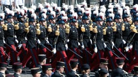 Des membres de l'école militaire de Saint-Cyr défilent le 14 juillet 2017 sur les Champs-Elysées (photo d'illustration).