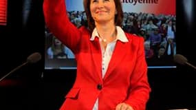 Ségolène Royal a exhorté jeudi ses militants et sympathisants à "renouer" avec "la belle histoire de 2007", quand elle était arrivée au second tour de l'élection présidentielle. /Photo prise le 6 octobre 2011/REUTERS/Gonzalo Fuentes