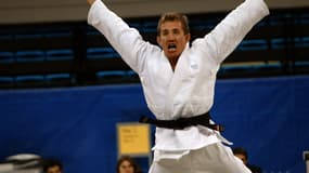 Cyril Jonard heureux après avoir battu le japonais Yuji Kato aux Jeux paralympiques d'Athènes le 19 septembre 2004.