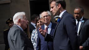 Emmanuel Macron et Claude Bloch le 8 mai dernier, lors de l'hommage à Jean Moulin rendu à la prison de Montluc. 