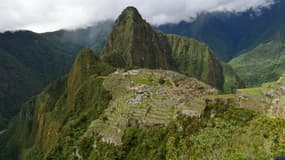 Fermée depuis mars à cause de la pandémie de nouveau coronavirus, le Machu Picchu, principal site touristique au Pérou, rouvre ses portes à un touriste japonais confiné.
