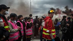 Le cortège de la manifestation pour la fête du Travail à Lyon, le 1er mai 2025.