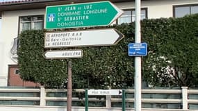 Un panneau de signalisation à Biarritz - Image d'illustration 