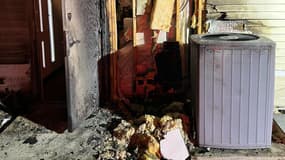Une photo de l'incendie du bureau du Congrès du Wisconsin.