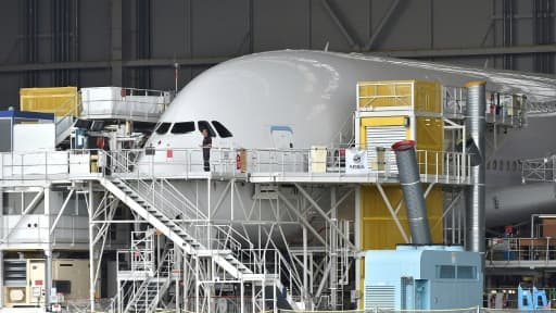 Un avion Airbus à l'usine de Toulouse-Blagnac en juin 2017 Un avion Airbus à l'usine de Toulouse-Blagnac en juin 2017
