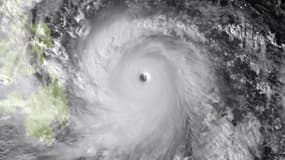 Image satellite du typhon Haiyan s'approchant des Philippines le 7 novembre 2013.