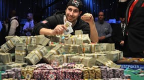 Jonathan Duhamel, vainqueur du Main Event des WSOP 2010 pour près de 9 millions de dollars