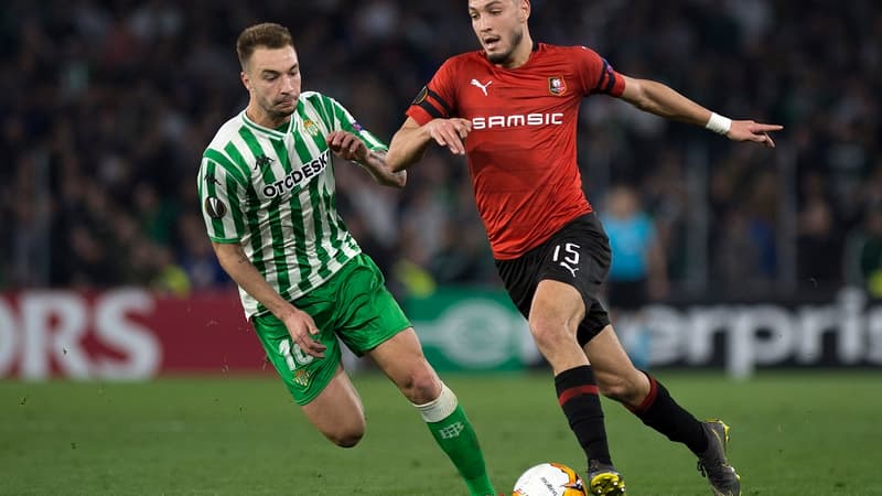 Ramy Bensebaini (à droite) lors de Betis Séville-Rennes