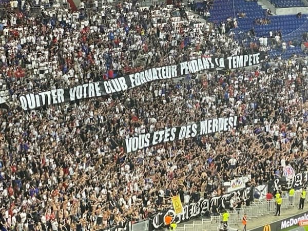 La banderole des ultras lyonnais à destination de Lukeba et Barcola, 3 septembre 2023