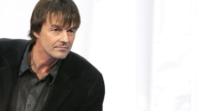 Nicolas Hulot a demandé au groupe de télévision TF1 de lui accorder un congé sabbatique afin de pouvoir se lancer dans la bataille présidentielle, a fait savoir jeudi son PDG Nonce Paolini.