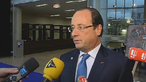 François Hollande parle d'une "bataille qui continue" au sujet du chômage.