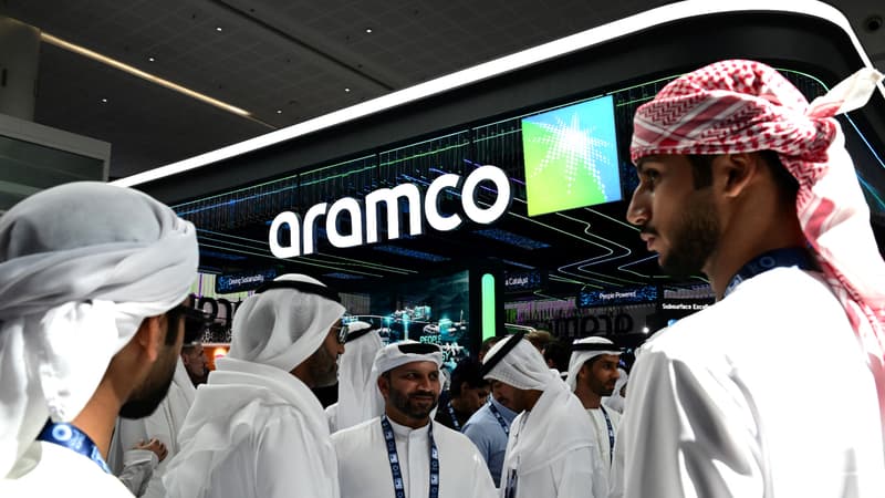 "Les prix doivent être compétitifs pour raviver l’intérêt des Chinois": confrontée à une concurrence accrue depuis la réouverture d'Ormuz, l'Arabie Saoudite va vendre son pétrole à prix discount au mois d'août