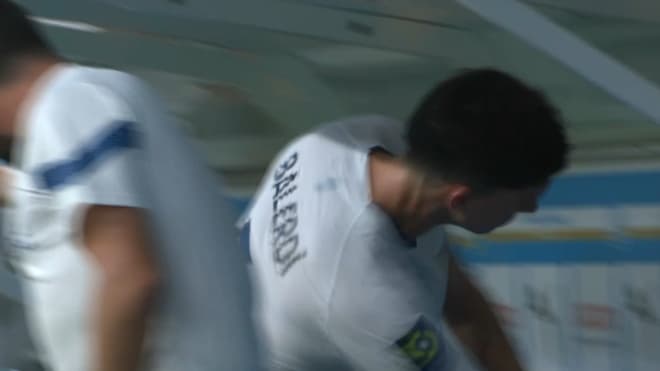 Balerdi frappe son siège de rage après sa sortie prématurée avec l'OM, le 10 septembre 2022 Balerdi frappe son siège de rage après sa sortie prématurée avec l'OM, le 10 septembre 2022