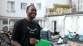 Fousseynou Cissé, 39 ans, interviewé le 6 juillet dans la cour de l'immeuble du 18e arrondissement à Paris où il a sauvé six personnes d'un incendie