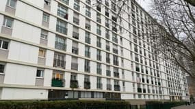 Les 500 habitants d'un immeuble HLM du quartier de la Porte de Vanves, dans le 14ème arrondissement de Paris, vont tous devoir quitter leur appartement.