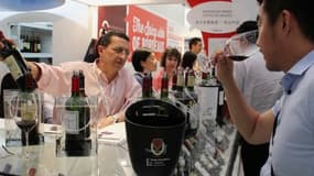 Les exportations de vins européens sont menacées par la Chine. Une surtaxe pourrait avoir des conséquences importantes pour les vignobles français.