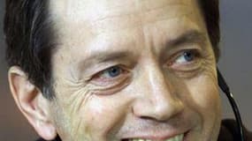 Le comédien et réalisateur français Bernard Giraudeau, ici lors de la présentation du film "Gouttes d'eau sur pierres brûlantes" en 2000 au festival de Berlin, est mort samedi à l'âge de 63 ans des suites d'un cancer. /Photo prise le 13 février 2000/REUTE