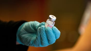 Le premier lot de vaccins anti-Covid de la société Moderna, à l'hôpital de Hartford (Connecticut, Etats-Unis), le 21 décembre 2020