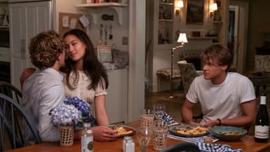 Jeremiah (Gavin Casalegno), Belly (Lola Tung) et Conrad (Christopher Briney) dans la saison 3 de "L'été où je suis devenue jolie".