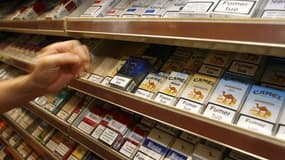 Les taxes sur le tabac augmenteront comme prévu d'environ 5% le 1er juillet et un éventuel report de la hausse des prix en octobre évoqué par Les Echos n'est pour l'instant pas décidé. Les ventes de cigarettes ont chuté de près 9% au premier trimestre 201