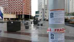 Appel à témoins après l'agression de Yuriy affiché sur la dalle de Beaugrenelle, le 28 janvier 2021