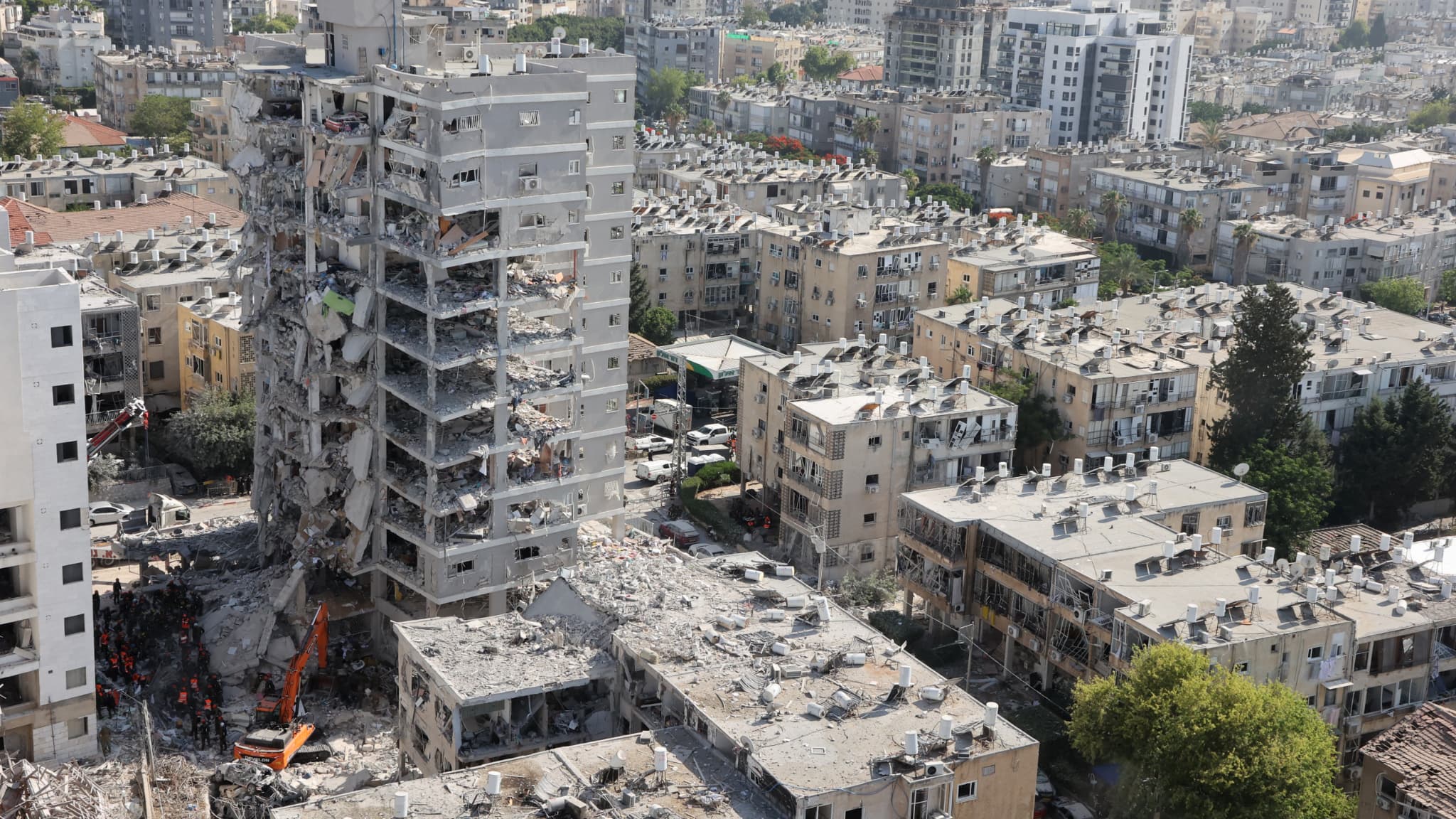 Several buildings were scammed by the explosions that occurred during the night from June 14 to 15, 2025 in Bat Yam in Israel Several buildings were scammed by the explosions that occurred during the night from June 14 to 15, 2025 in Bat Yam in Israel